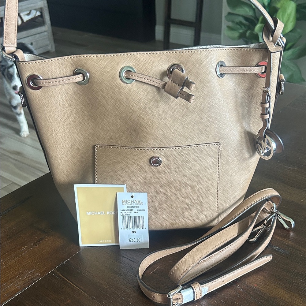 Michael Kors Greenwich Bucket Bag
